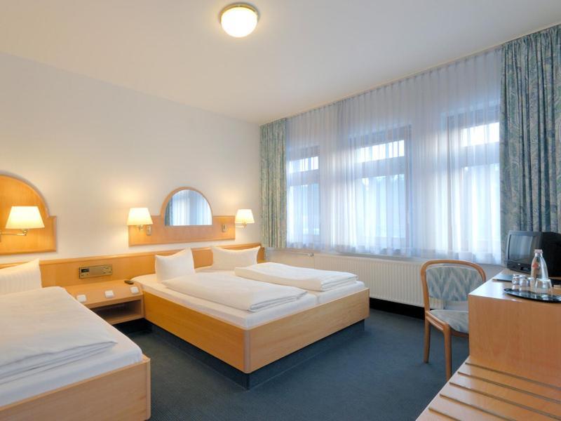 Autobahnhotel Гудов Экстерьер фото